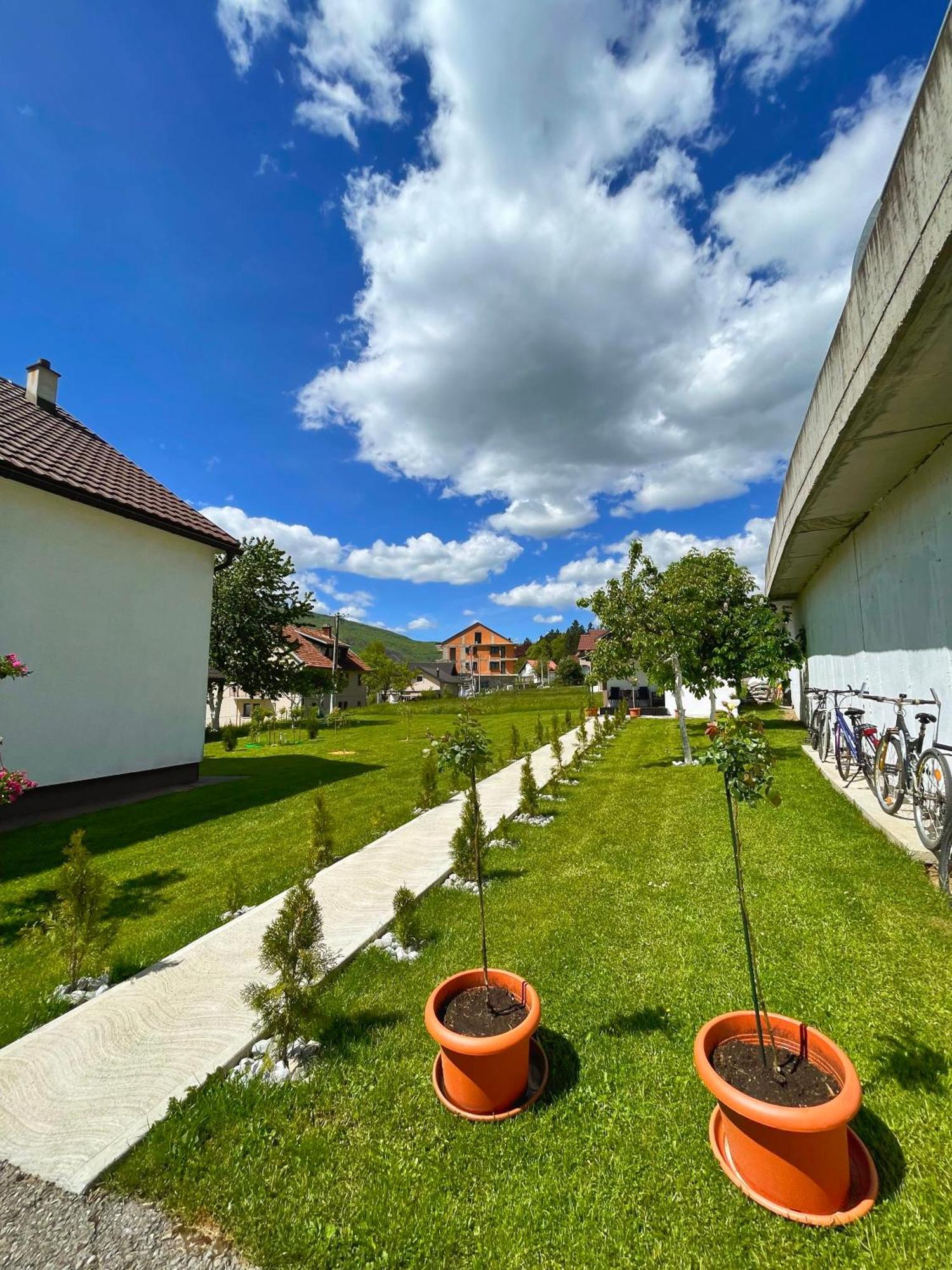 Rooms P&L Плав Екстер'єр фото
